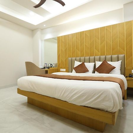 Hotel Glitz - Walk In From New Delhi Railway Station Exterior photo
