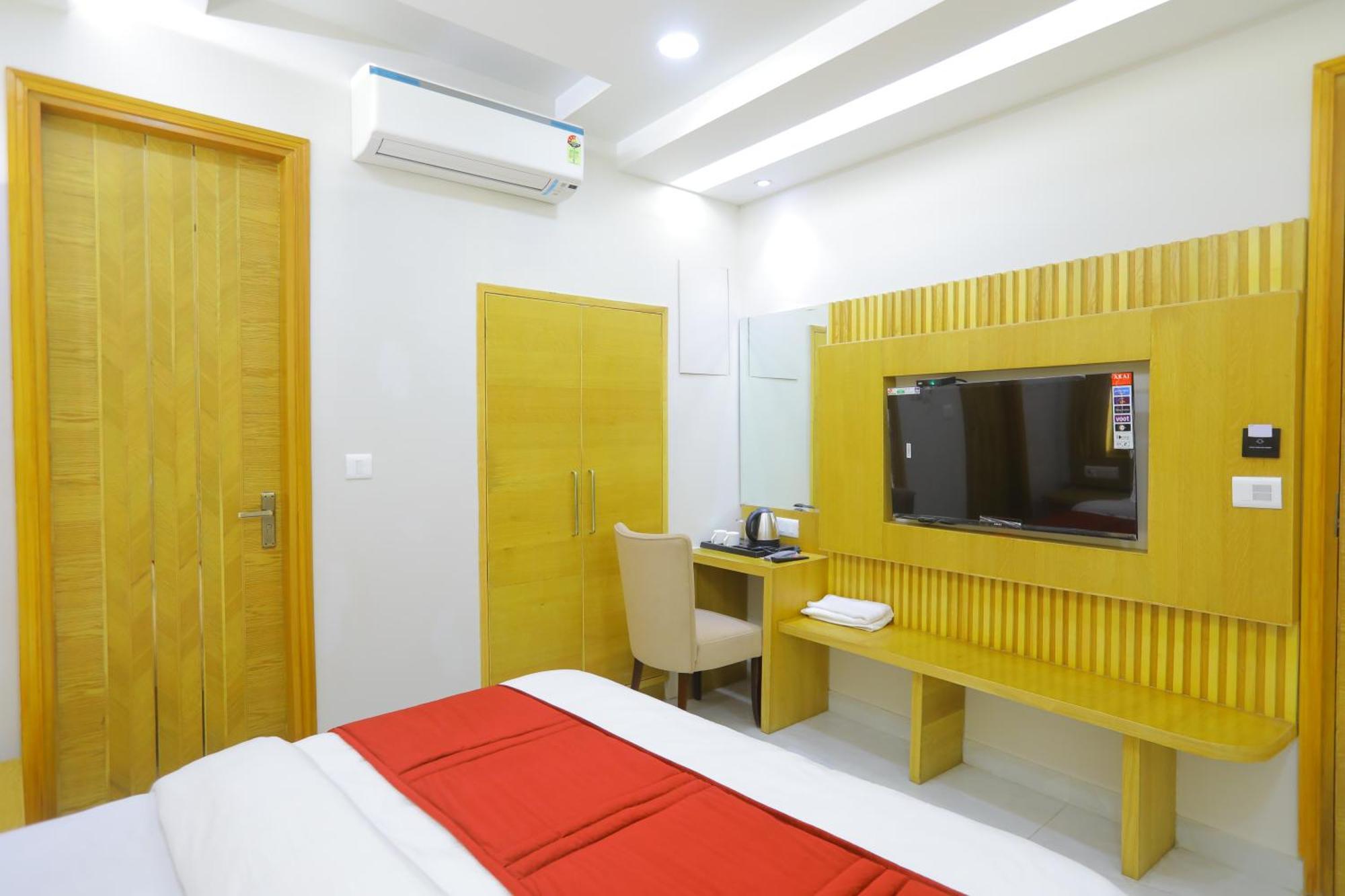 Hotel Glitz - Walk In From New Delhi Railway Station Exterior photo